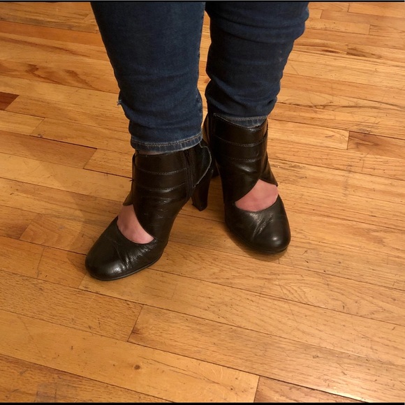 Black booties with top of foot cutouts Size 7.5 - Picture 2 of 10